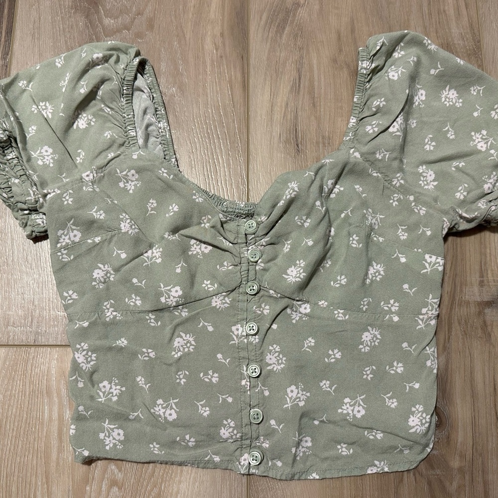 *SOLD* Hollister Floral Green Women's Top